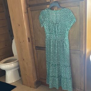 Green Polka Dot Maxi Dress with Short Sleeves